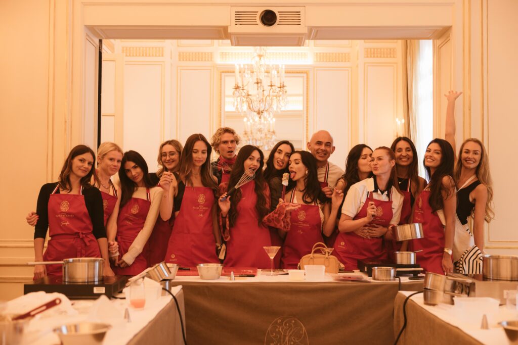 Masterclass privée sur-mesure pour l’enterrement de vie de jeune fille de l’actrice Amy Jackson, avec son groupe d’amies – expérience sur-mesure organisée par Candy Sangare - Crédit photo Noemi Sarpe